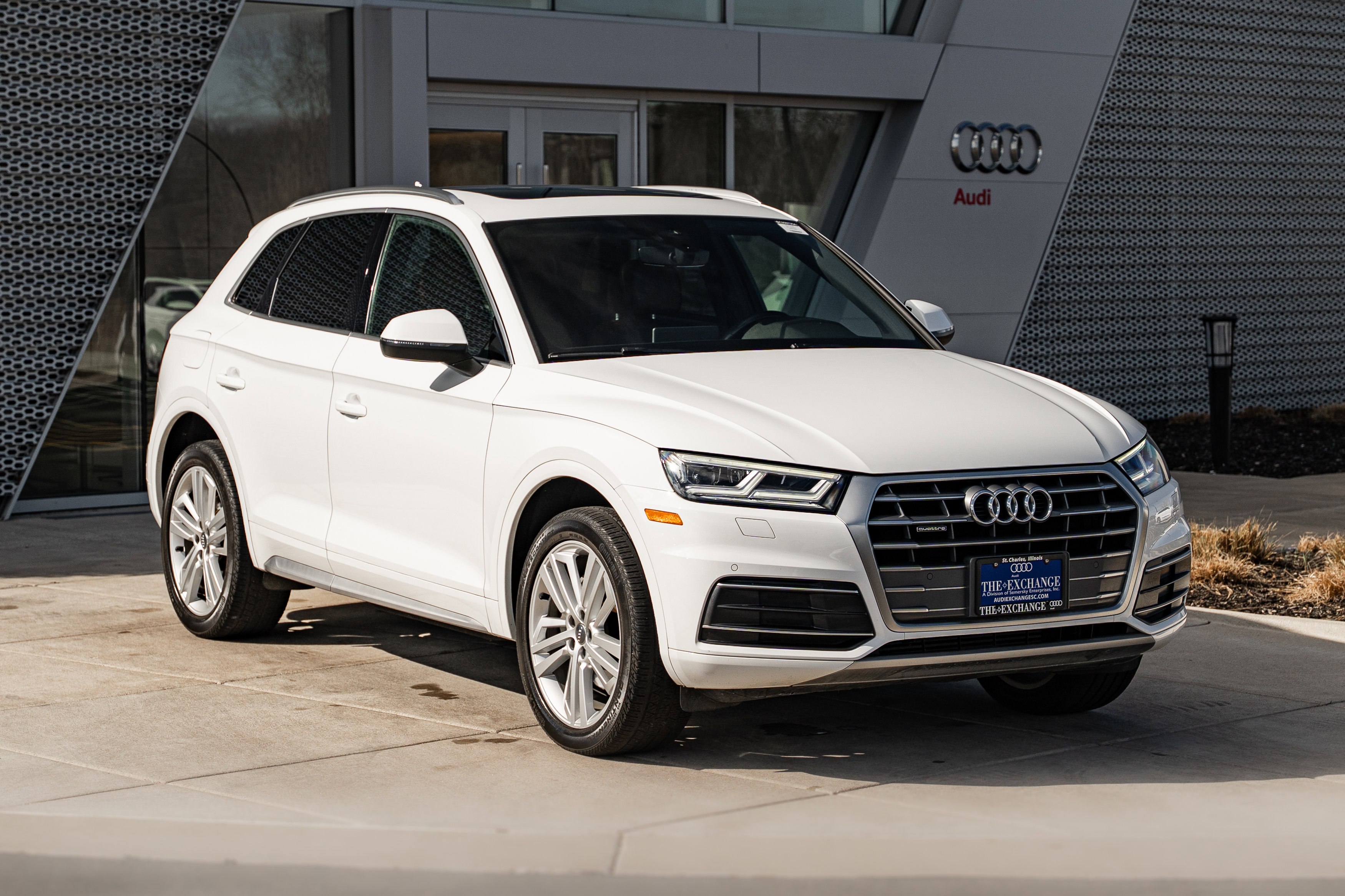 Used 2018 Audi Q5 2.0T Premium Plus w/ Premium Plus Package image 2