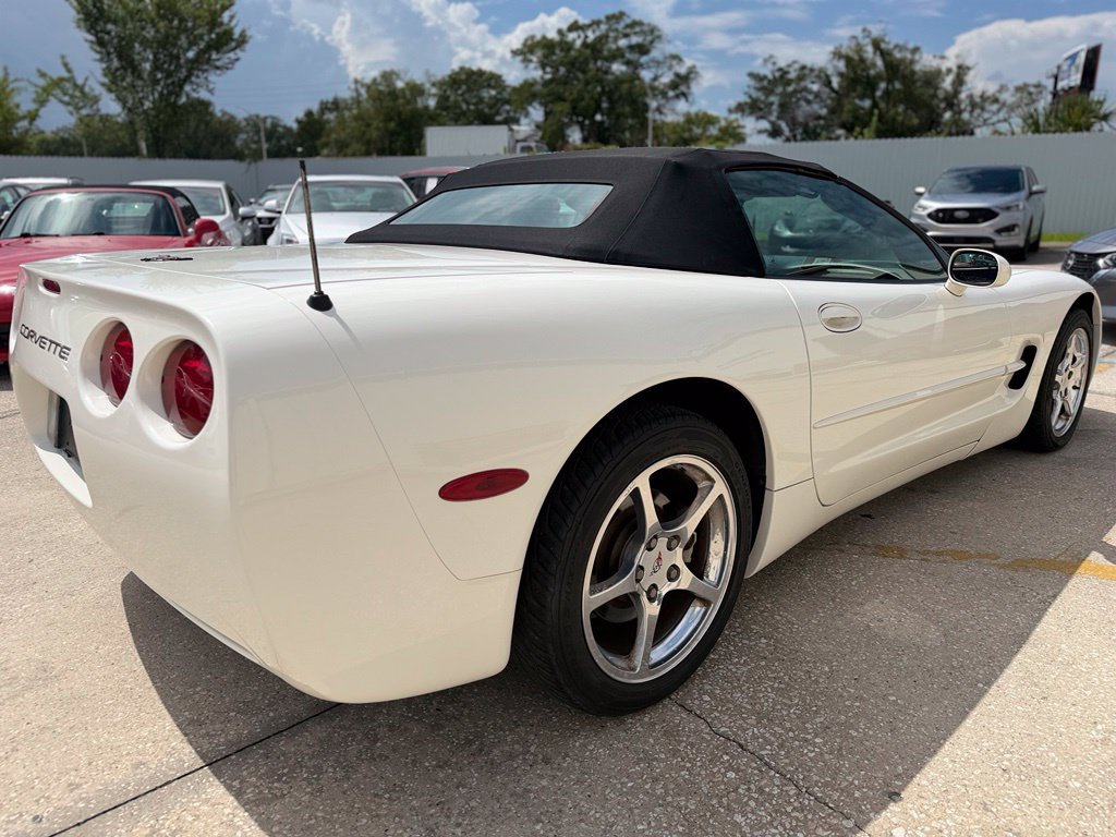 Used 2001 Chevrolet Corvette Convertible w/ Preferred Equipment Group2 RWD image 6