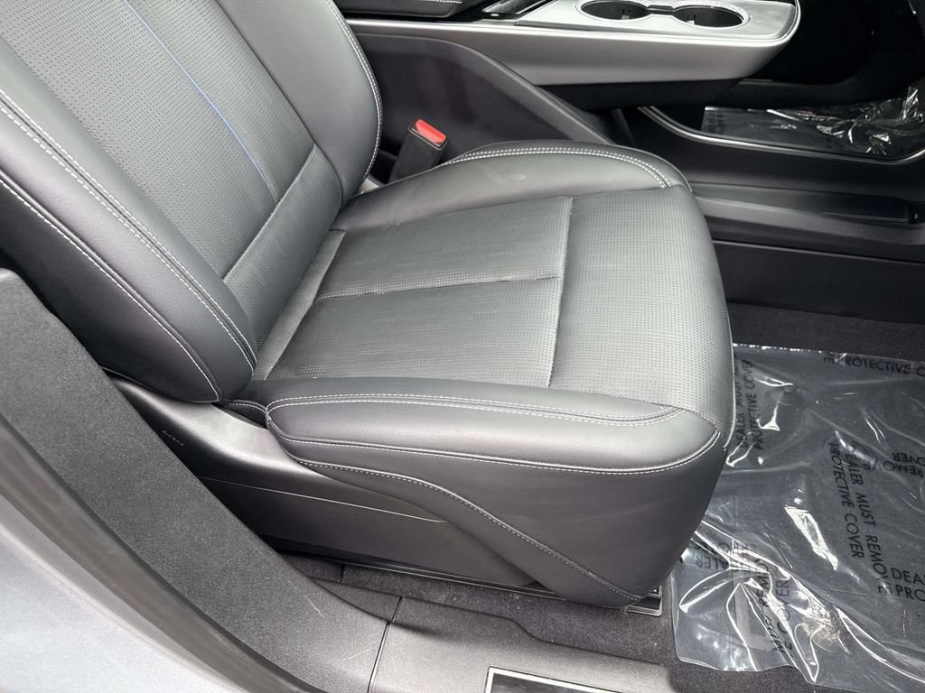 Certified 2025 Cadillac Lyriq Luxury w/ LPO, Floor Liner Package AWD/4WD image 28