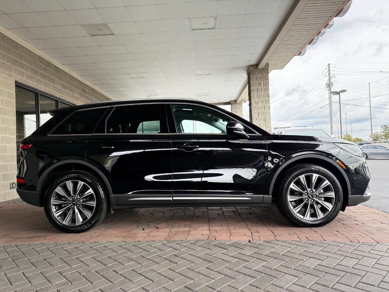 Used 2020 Lincoln Corsair Reserve image 17