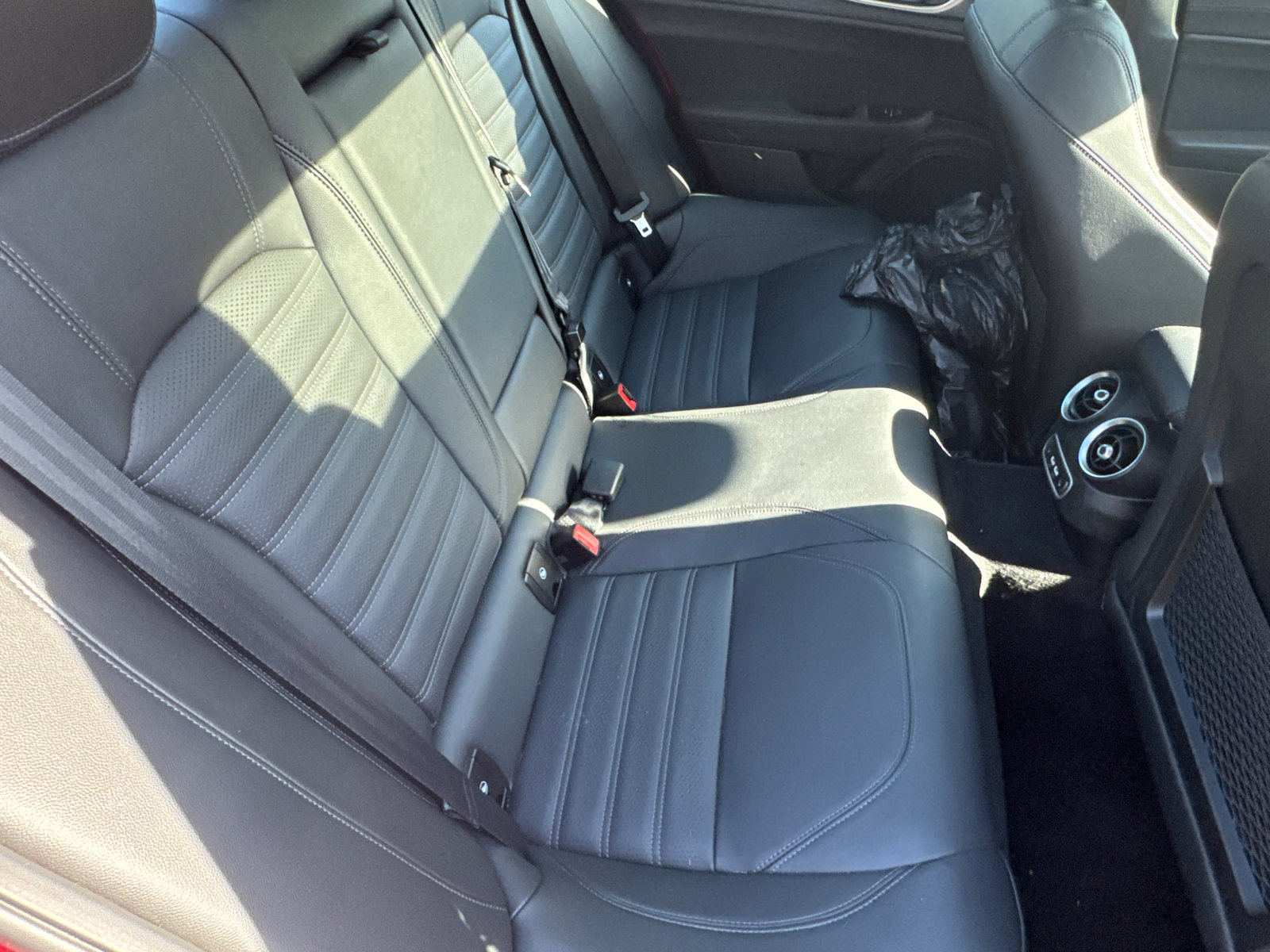 Used 2024 Alfa Romeo Giulia Veloce AWD/4WD image 19