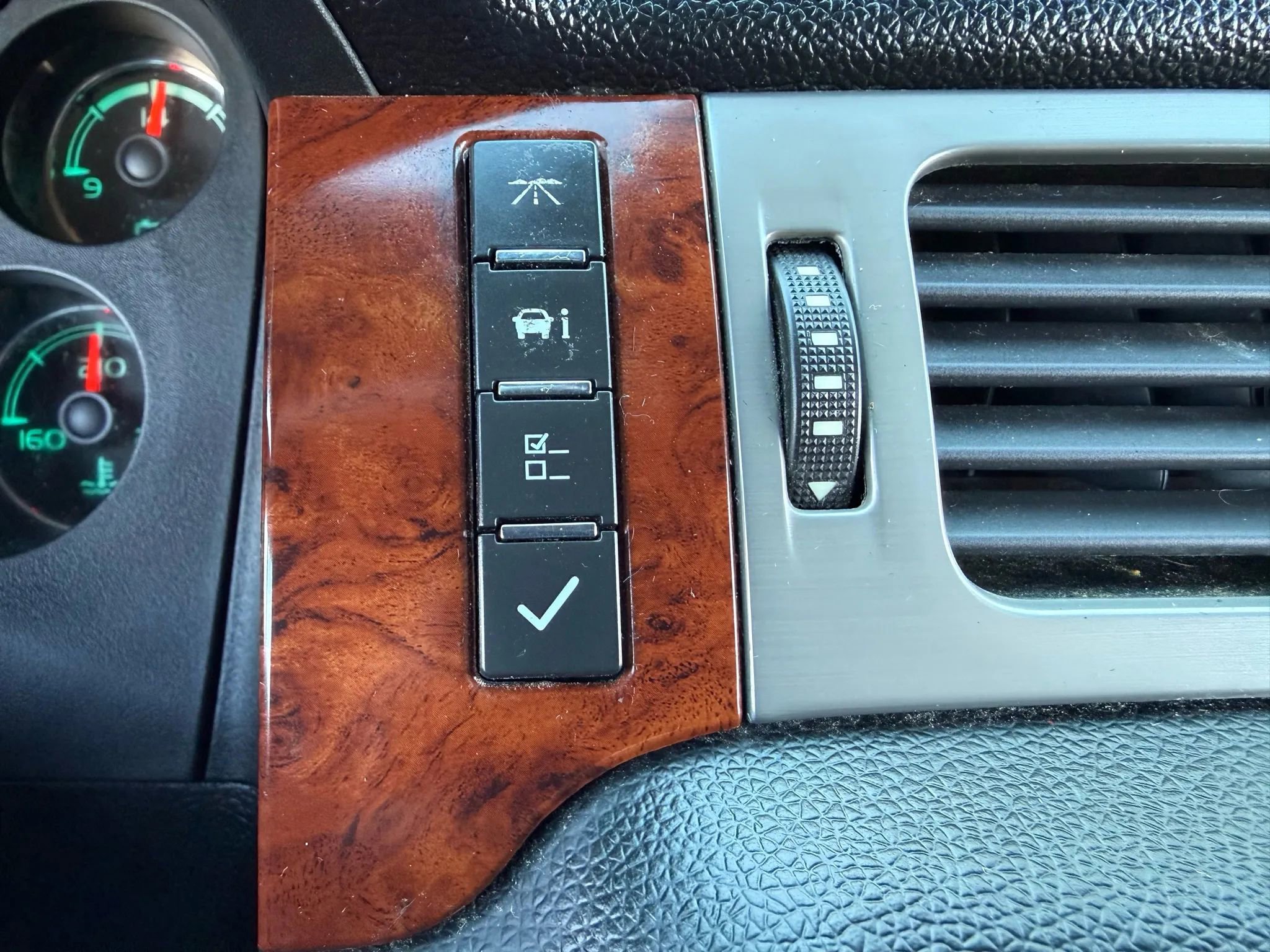 Used 2012 Chevrolet Tahoe LS image 34