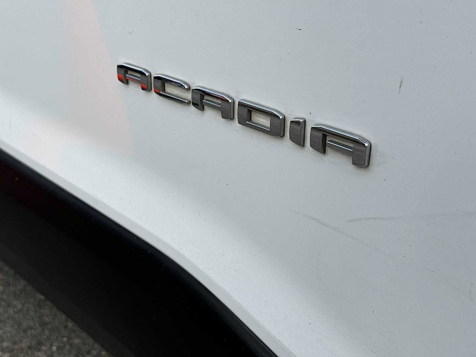 Used 2022 GMC Acadia SLE w/ Driver Convenience Package image 11