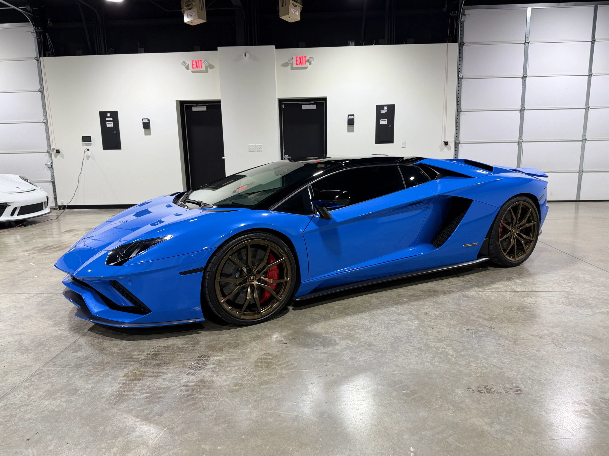 Used 2018 Lamborghini Aventador S AWD/4WD image 77