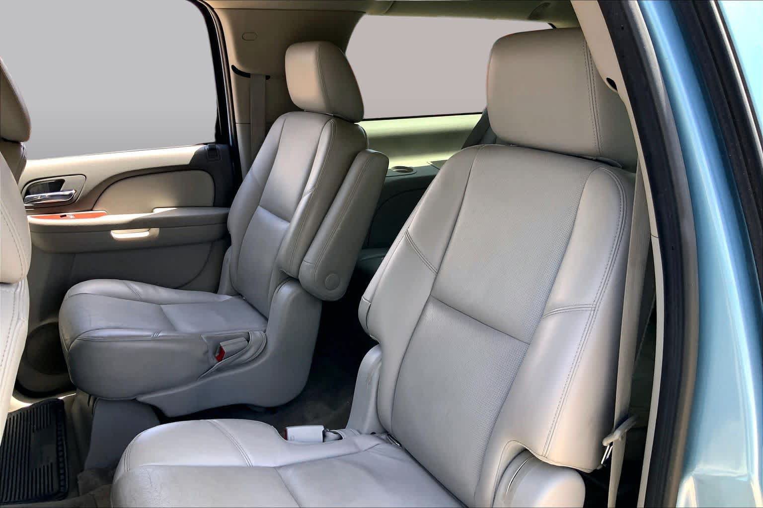Used 2011 Chevrolet Suburban LTZ AWD/4WD image 20