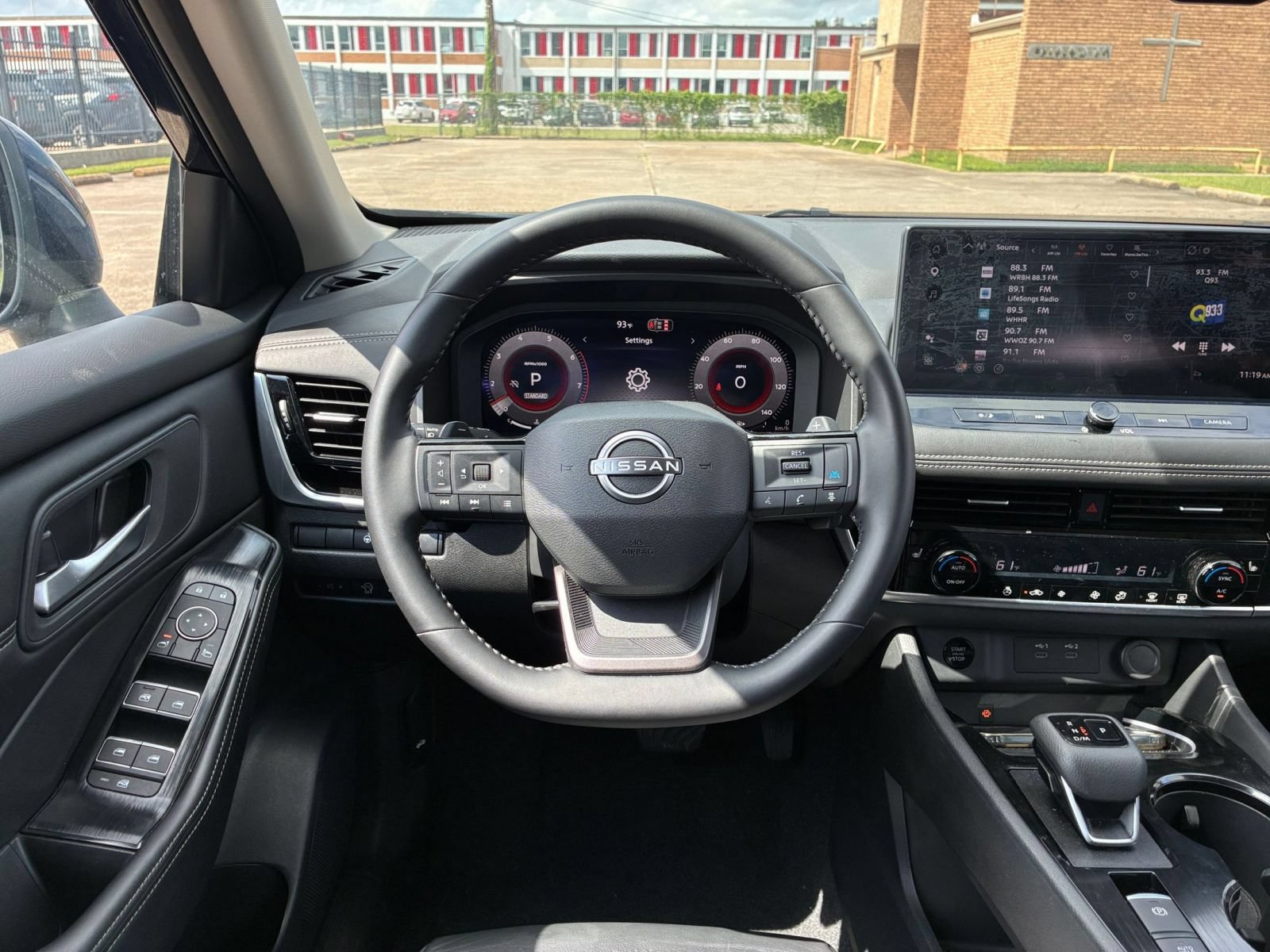 Used 2026 Nissan Rogue SL FWD image 35