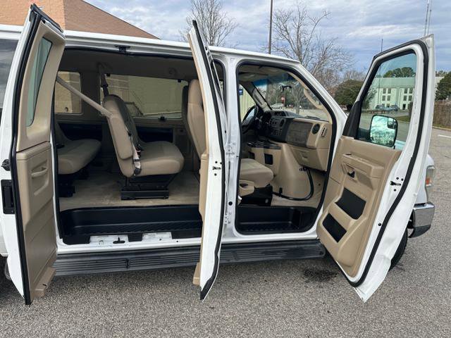 Used 2011 Ford E-350 and Econoline 350 XLT image 20