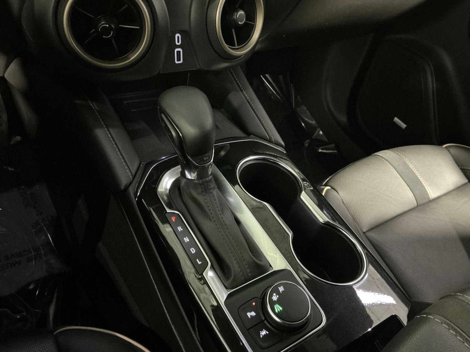 Used 2024 Chevrolet Blazer Premier image 30