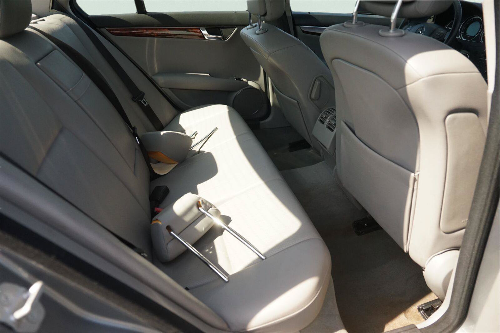 Used 2008 Mercedes-Benz C 300 Sedan image 16
