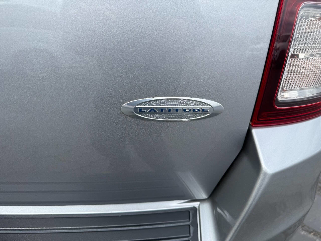 Used 2017 Jeep Compass Latitude image 6