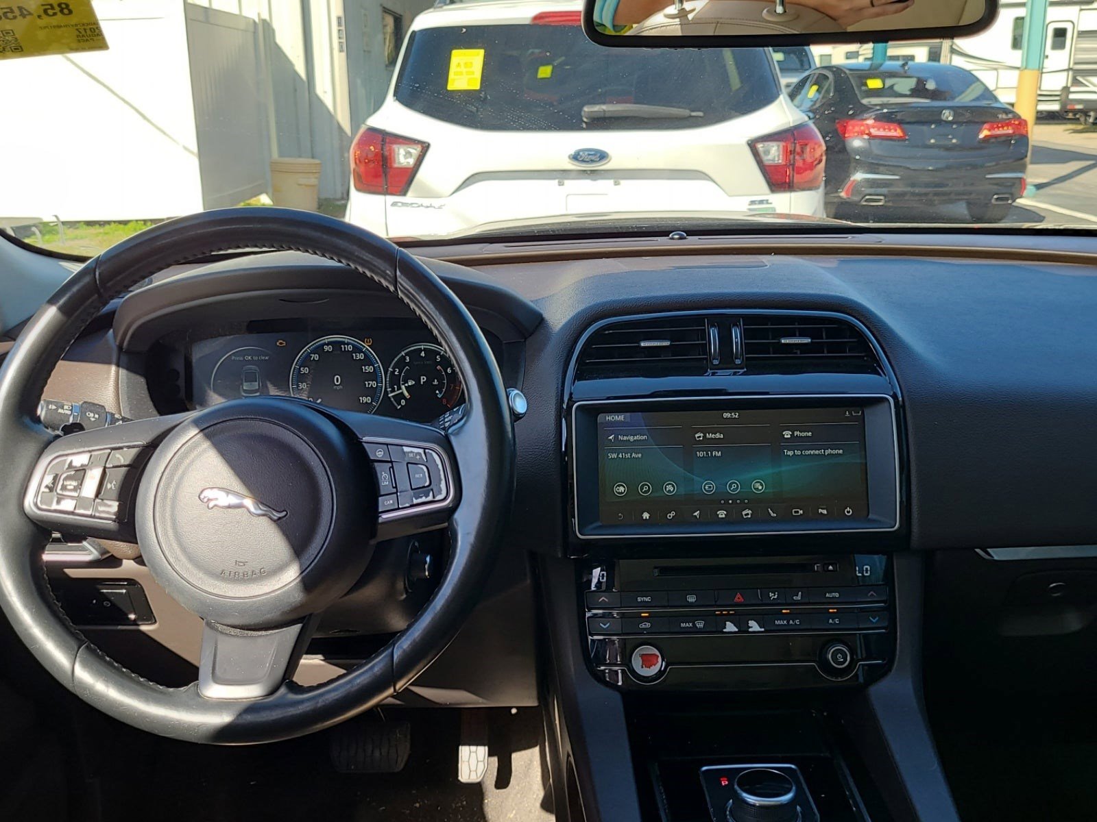 Used 2017 Jaguar F-PACE Prestige image 11