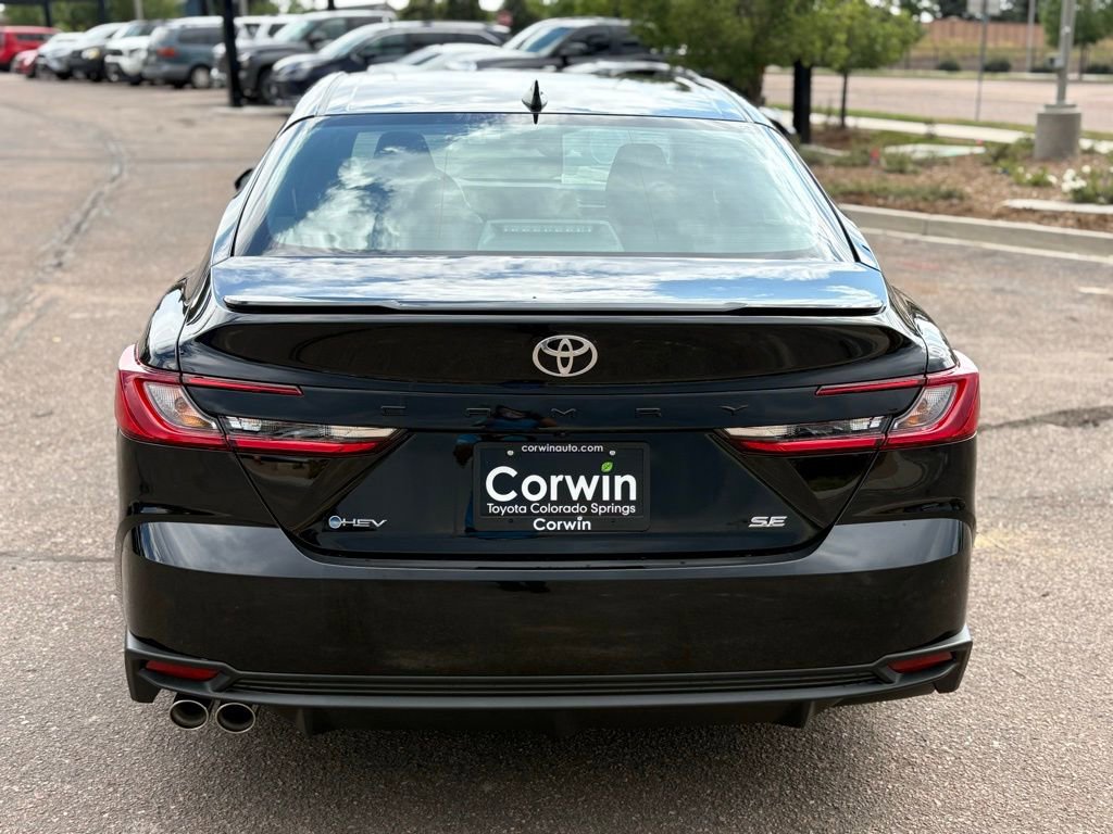 Used 2025 Toyota Camry SE image 7
