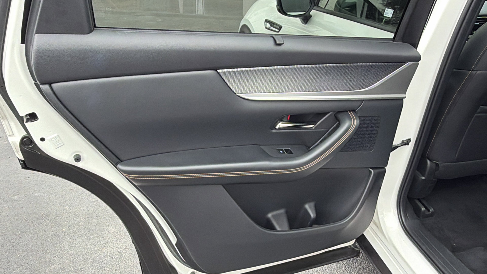 Used 2025 MAZDA CX-90 3.3 Turbo w/ Preferred Package image 17