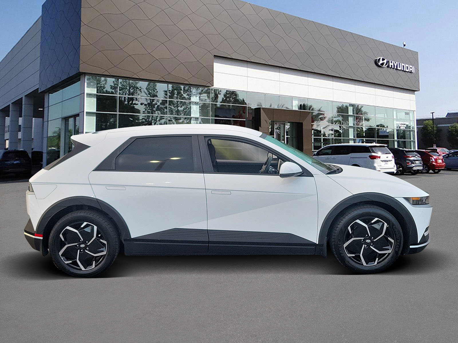 Used 2024 Hyundai Ioniq 5 SE image 4