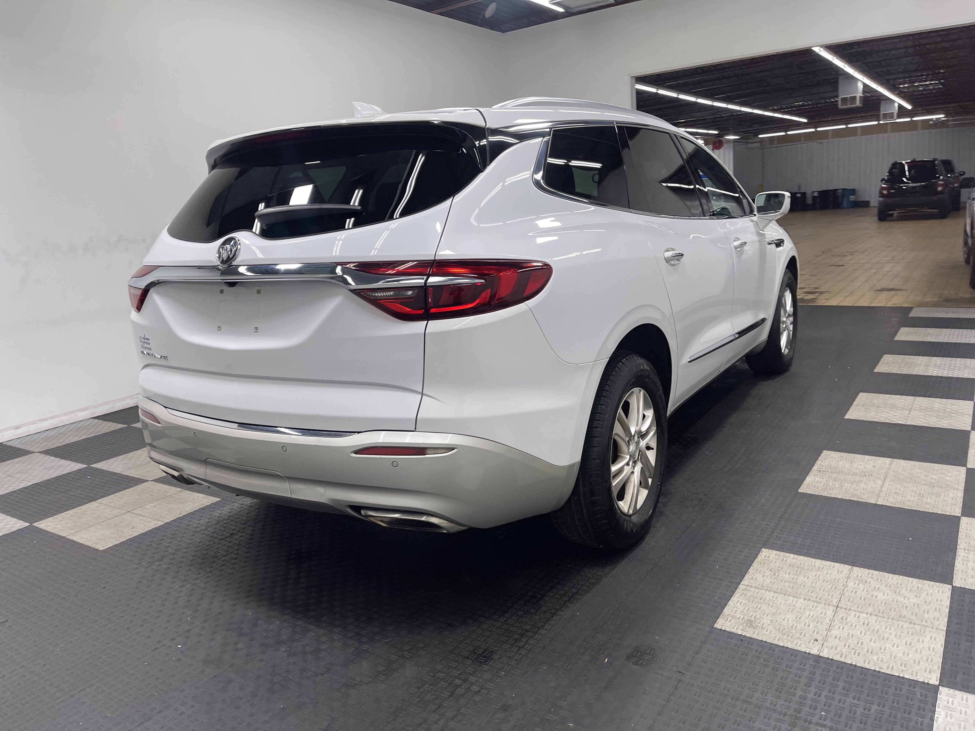 Used 2020 Buick Enclave Essence FWD image 5