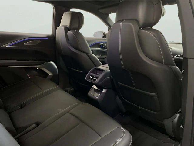 Used 2024 Cadillac Lyriq Luxury RWD image 55