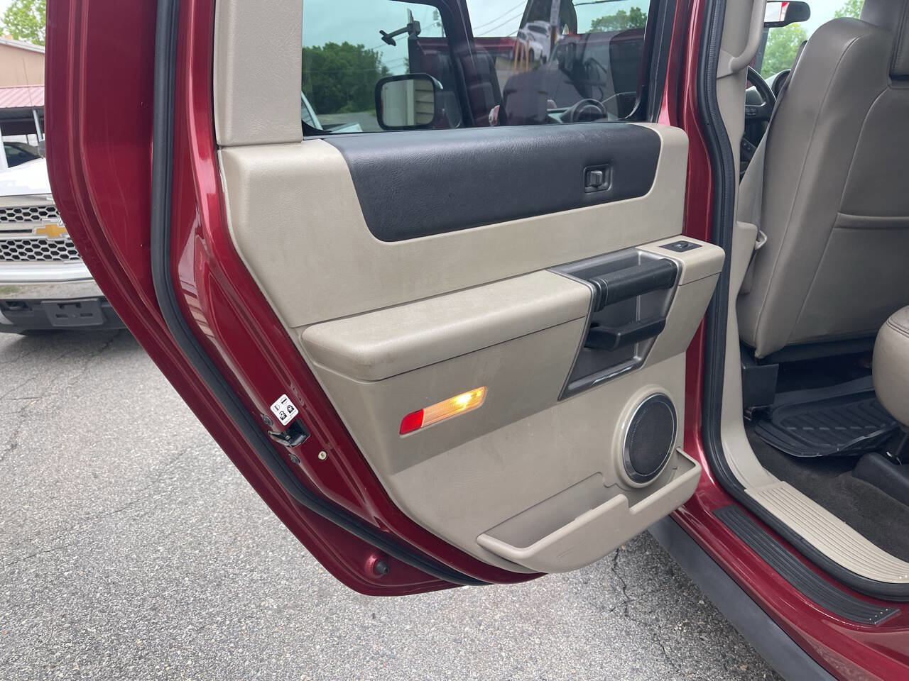 Used 2003 HUMMER H2 Base 4dr 4WD SUV w/ Preferred Equipment Group image 16