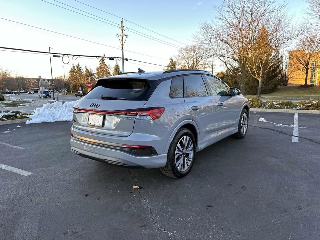 Used 2025 Audi Q4 e-tron Premium w/ Convenience Package image 7