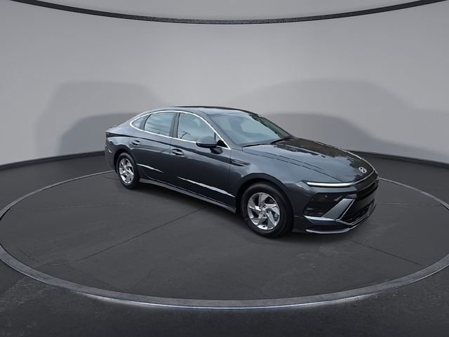 New 2026 Hyundai Sonata SE FWD image 2