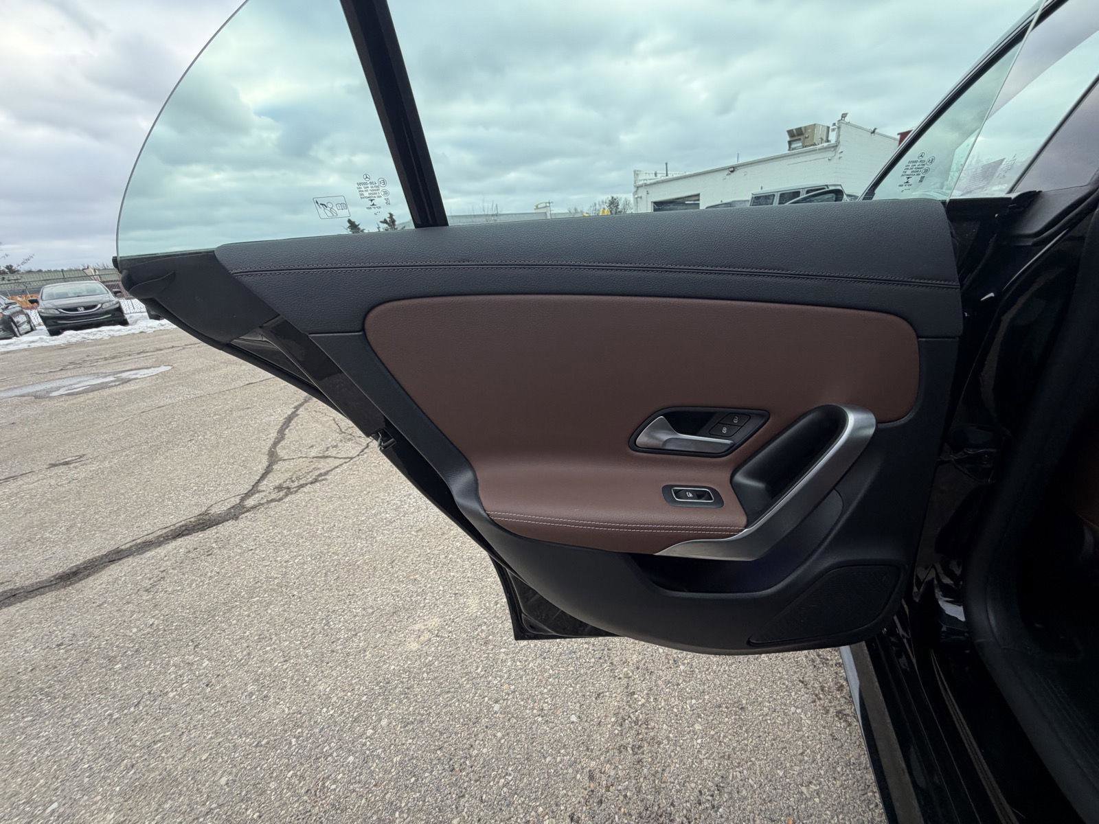 Used 2022 Mercedes-Benz CLA 35 AMG 4MATIC image 17