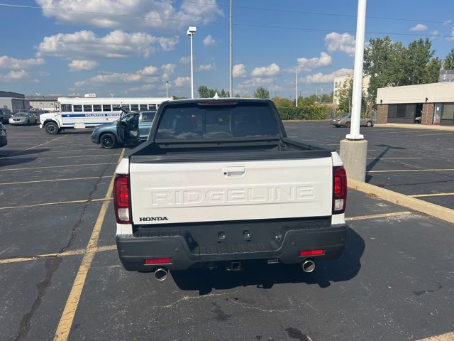 New 2026 Honda Ridgeline Black Edition image 4