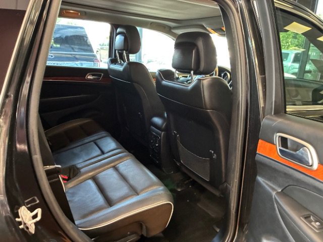 Used 2013 Jeep Grand Cherokee Overland w/ Advance Technology Group RWD image 30