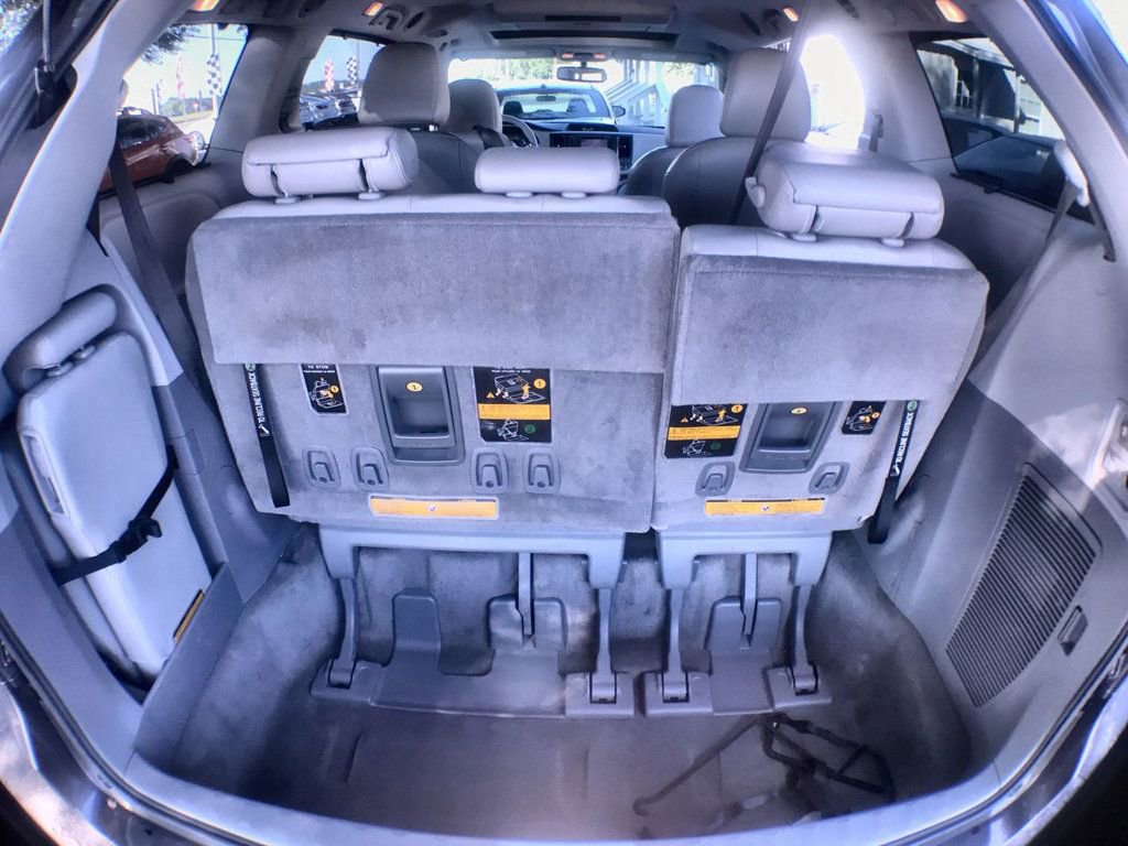 Used 2014 Toyota Sienna XLE w/ Entertainment Package image 25