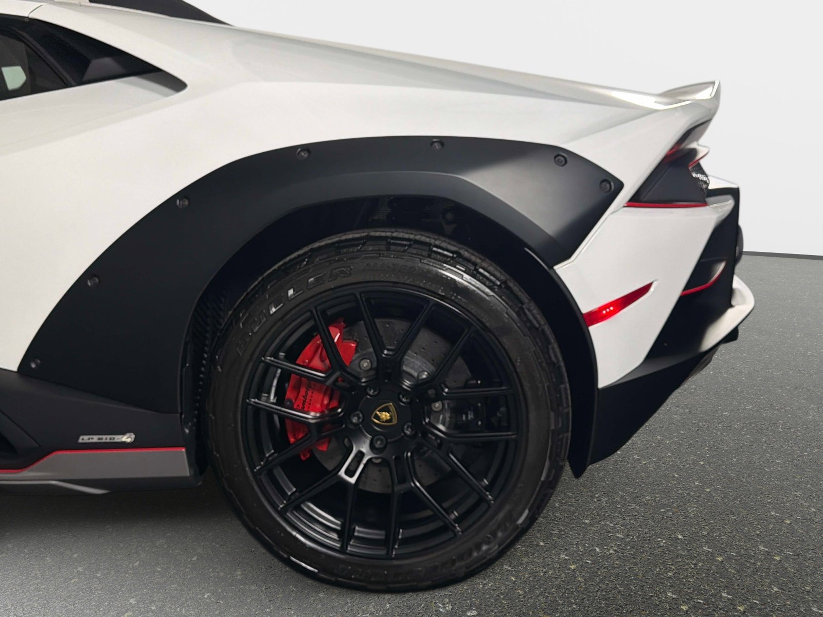 Used 2023 Lamborghini Huracan Sterrato image 15