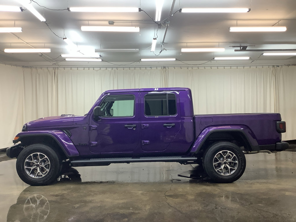 New 2026 Jeep Gladiator Sport AWD/4WD image 10