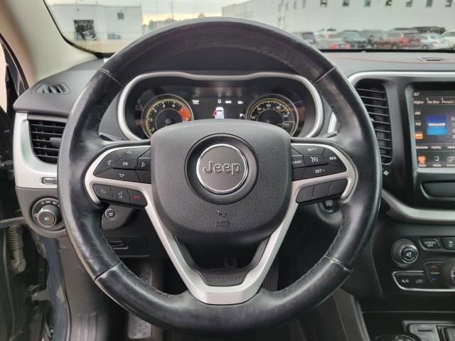 Used 2017 Jeep Cherokee Trailhawk w/ Comfort & Convenience Group AWD/4WD image 24