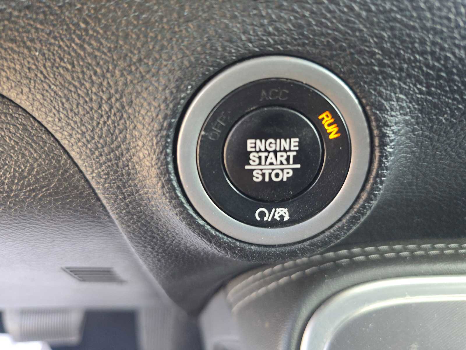 Used 2019 Dodge Challenger SXT w/ Blacktop Package RWD image 27