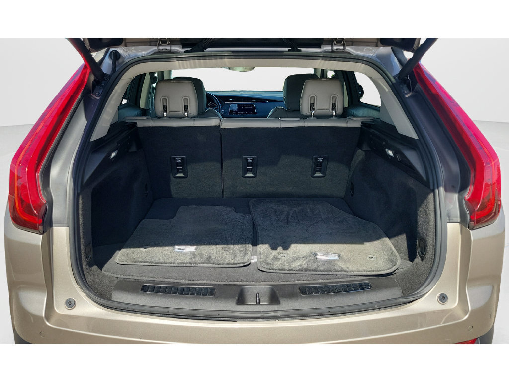 Used 2023 Cadillac XT4 Premium Luxury w/ Enhanced Visibility Package FWD image 9