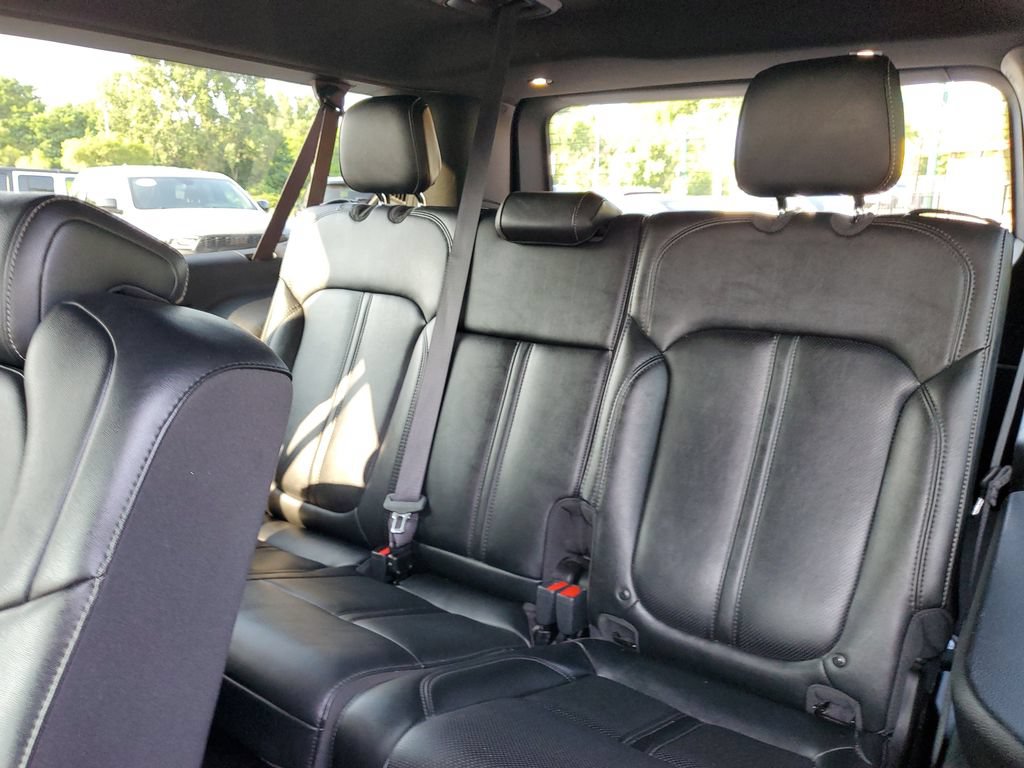 Used 2024 Jeep Wagoneer L Series II w/ Flexible Seating Group AWD/4WD image 28