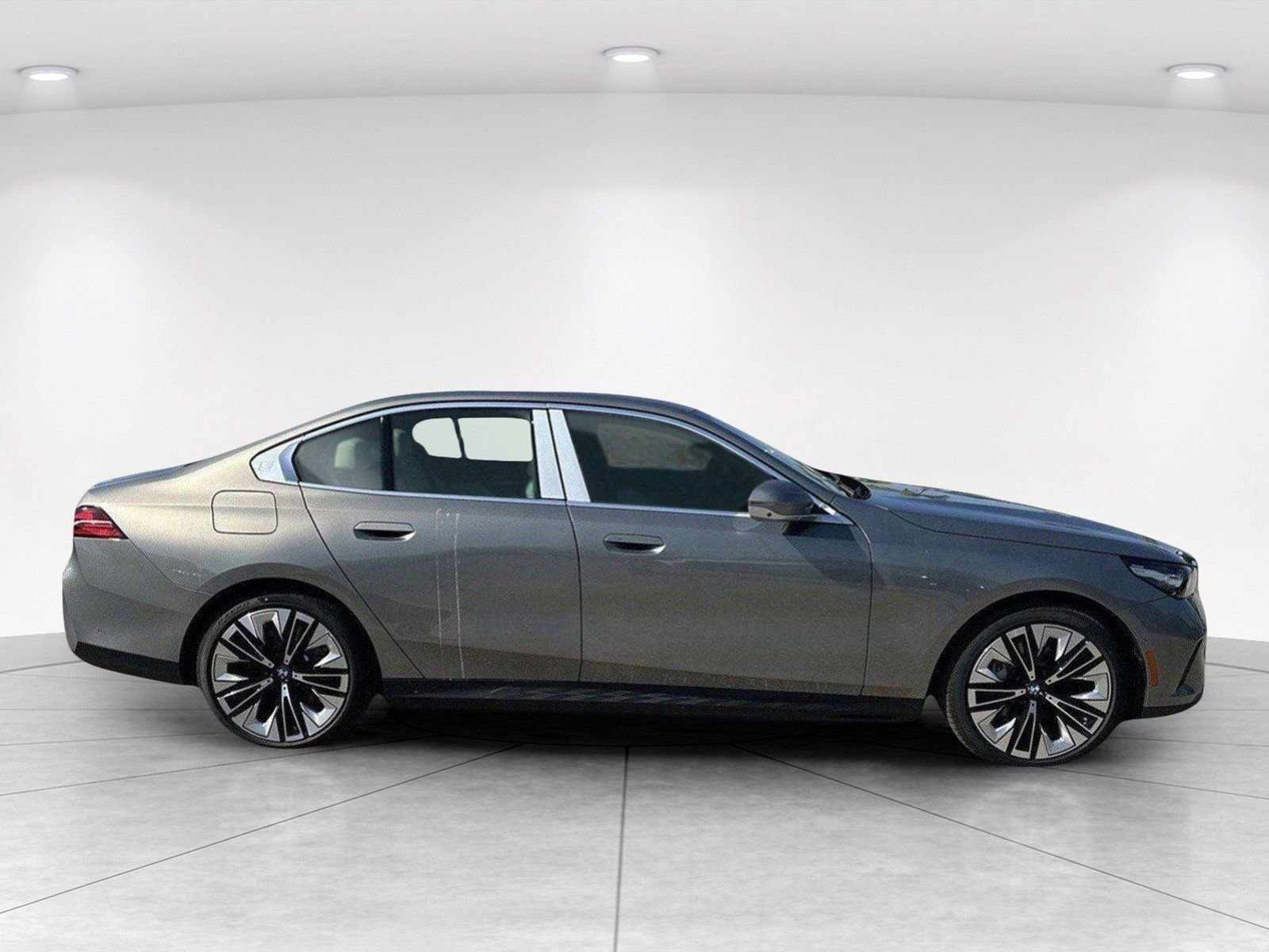 New 2026 BMW i5 eDrive40 RWD image 3
