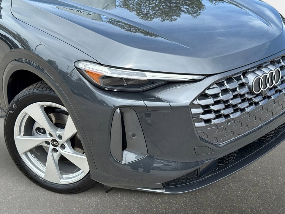 Certified 2025 Audi Q5 2.0T Premium Plus w/ Premium Plus image 22