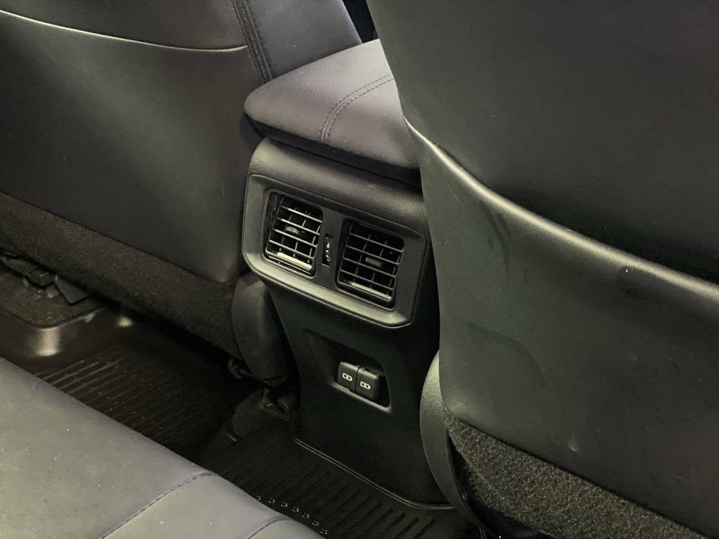 Used 2023 Toyota RAV4 XSE AWD/4WD image 28
