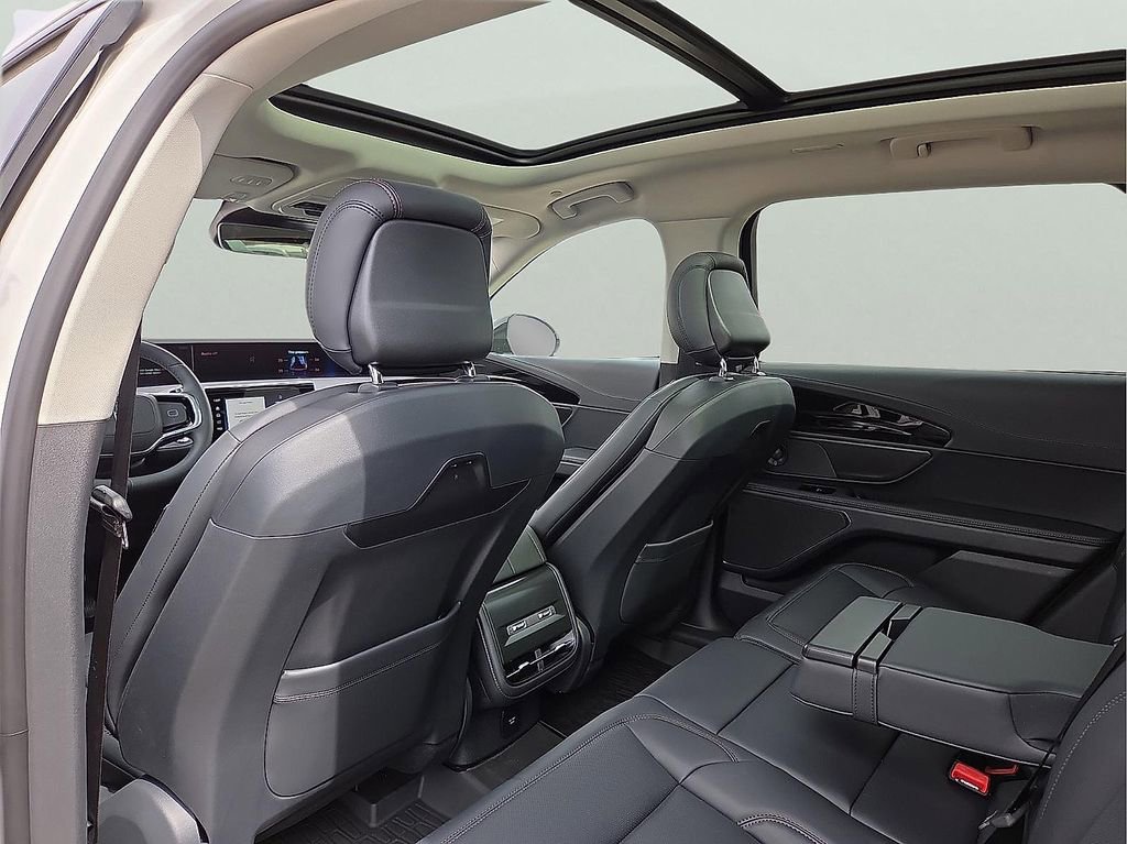 New 2026 Lincoln Nautilus Premier w/ Equipment Group 102A AWD/4WD image 12