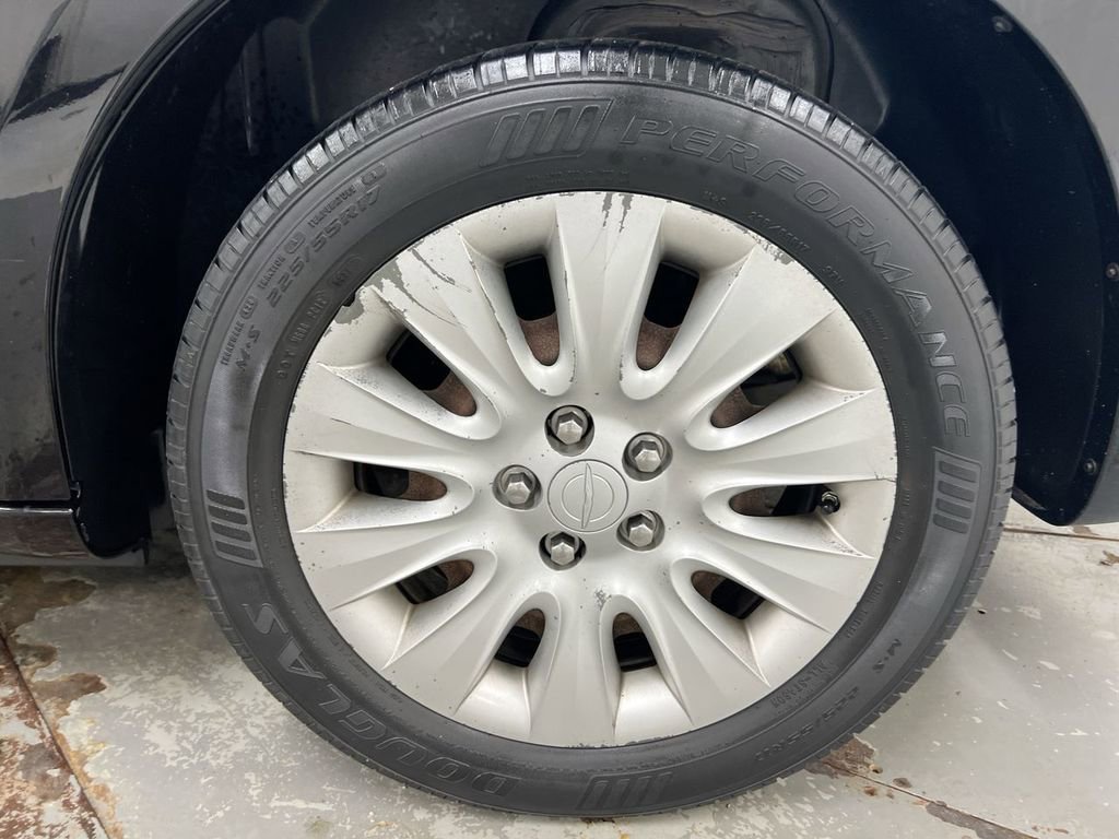 Used 2012 Chrysler 200 LX image 25