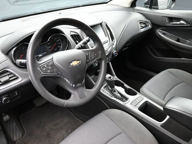 Used 2018 Chevrolet Cruze LT image 11