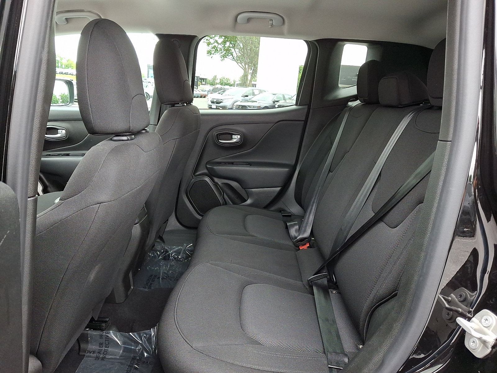 Used 2023 Jeep Renegade Latitude AWD/4WD image 10