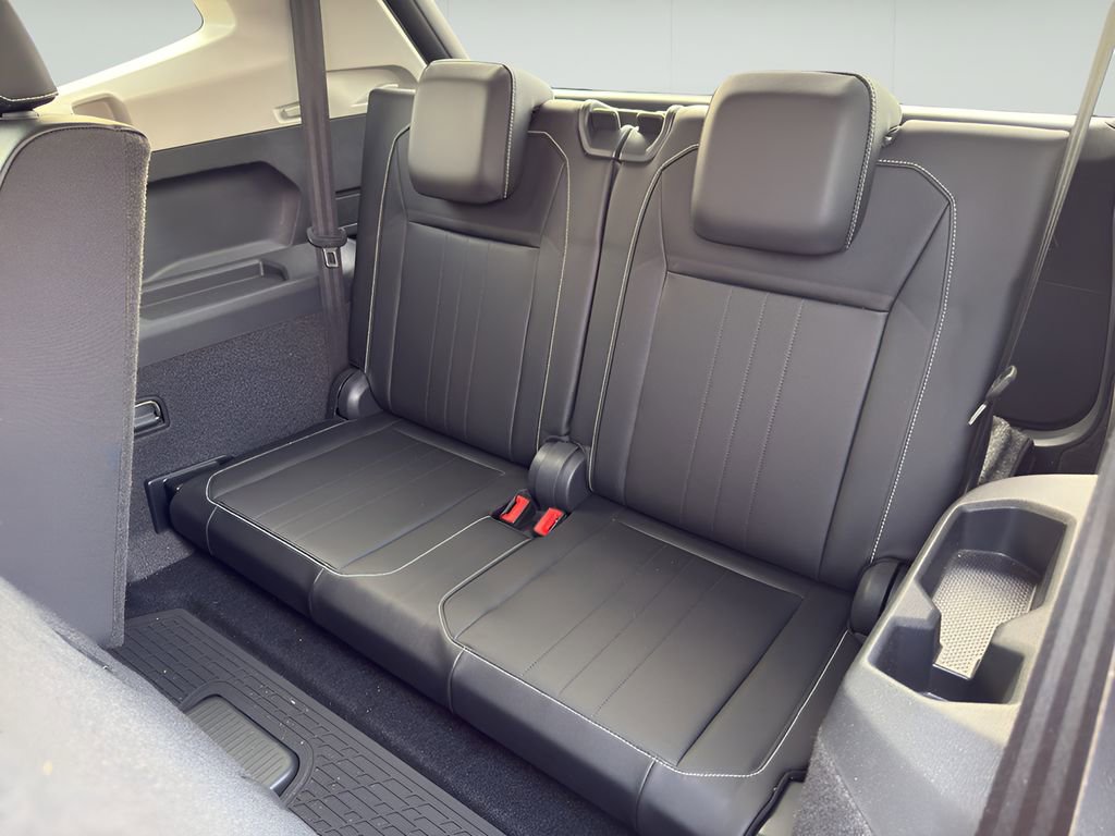 Used 2022 Volkswagen Tiguan SE image 10