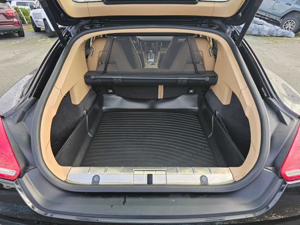 Used 2016 Porsche Panamera 4S image 13