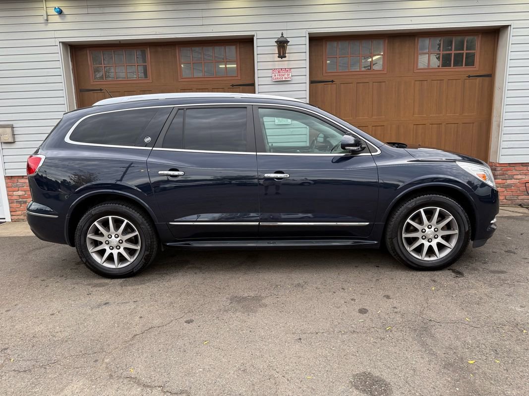 Used 2015 Buick Enclave Leather w/ Trailering Package image 2
