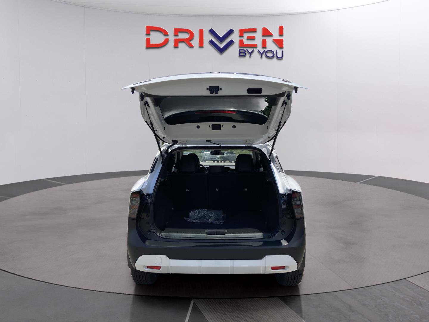 New 2025 Nissan Kicks SR image 5