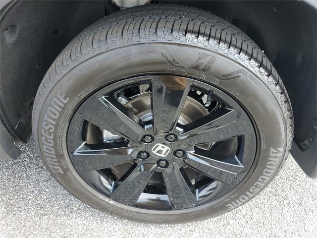 Certified 2025 Honda Pilot Black Edition image 7