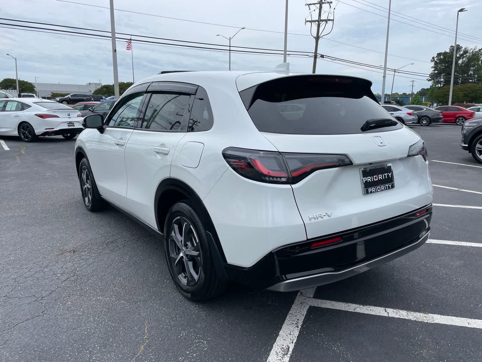 Used 2023 Honda HR-V EX-L image 3