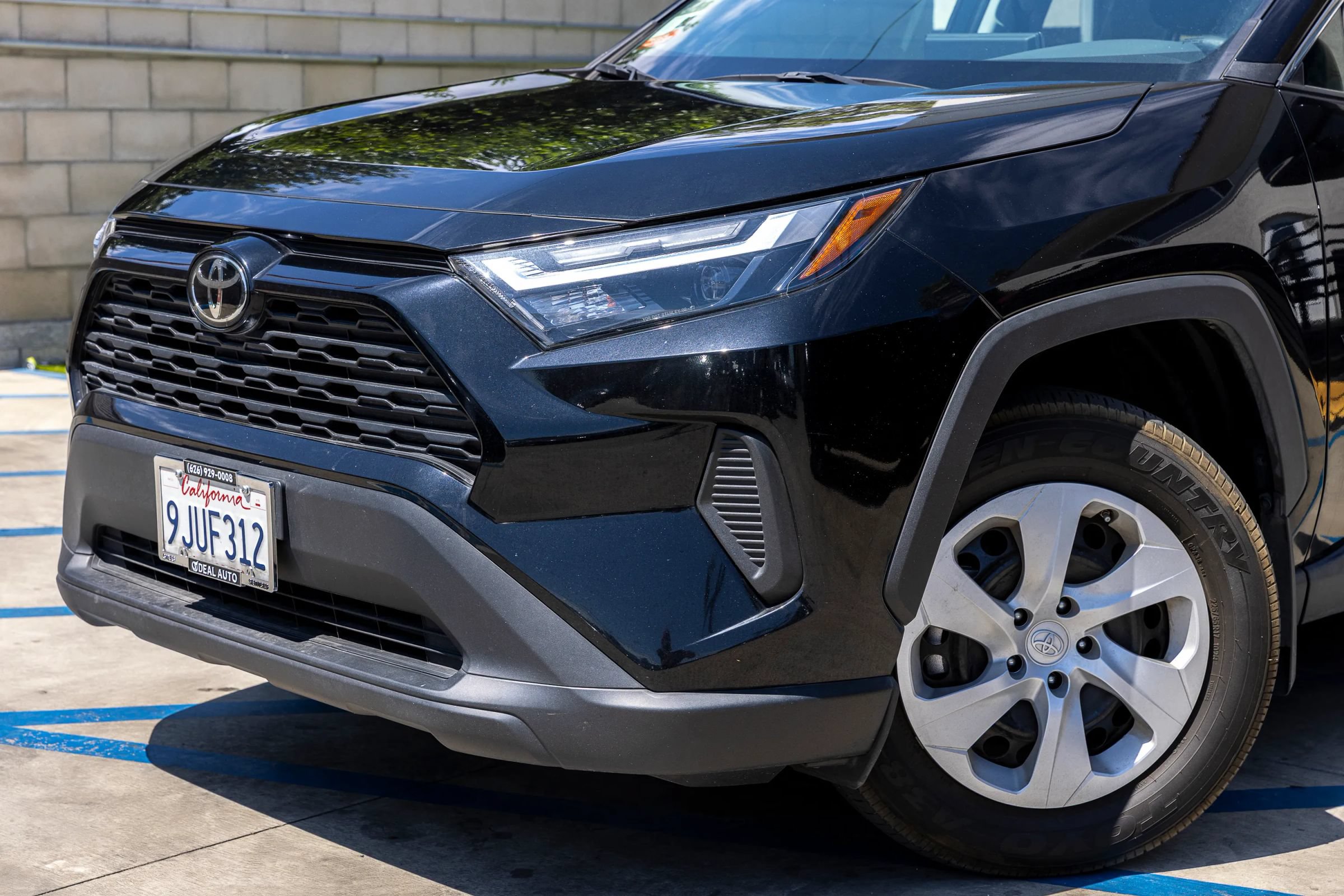 Used 2024 Toyota RAV4 LE FWD image 6