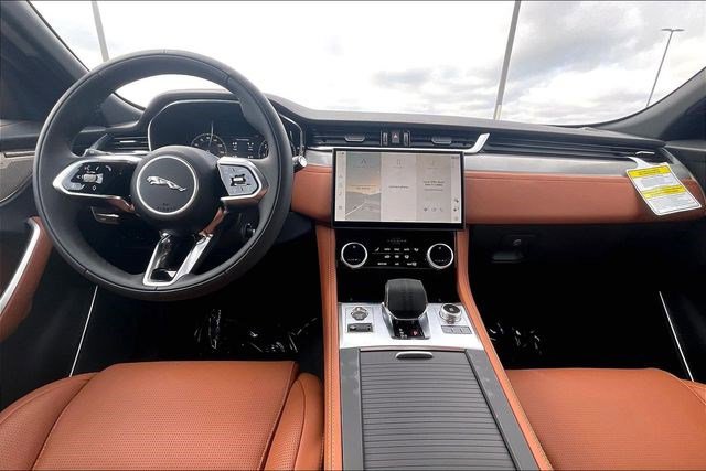 New 2026 Jaguar F-PACE R-Dynamic S image 5