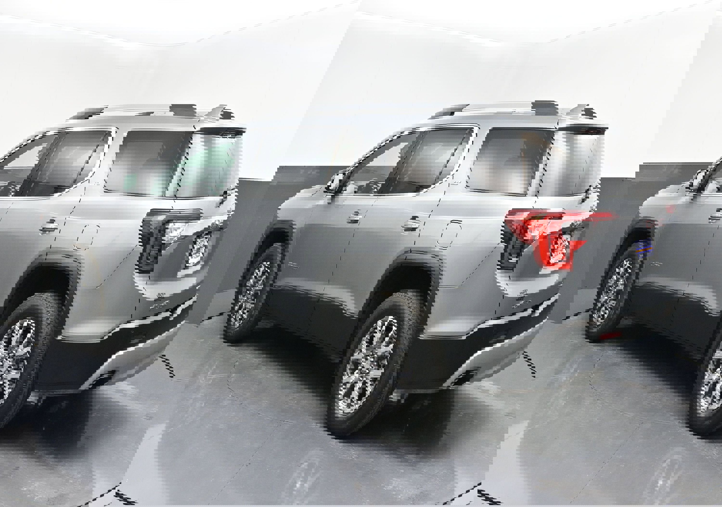 Used 2023 GMC Acadia SLT w/ Technology Package image 5