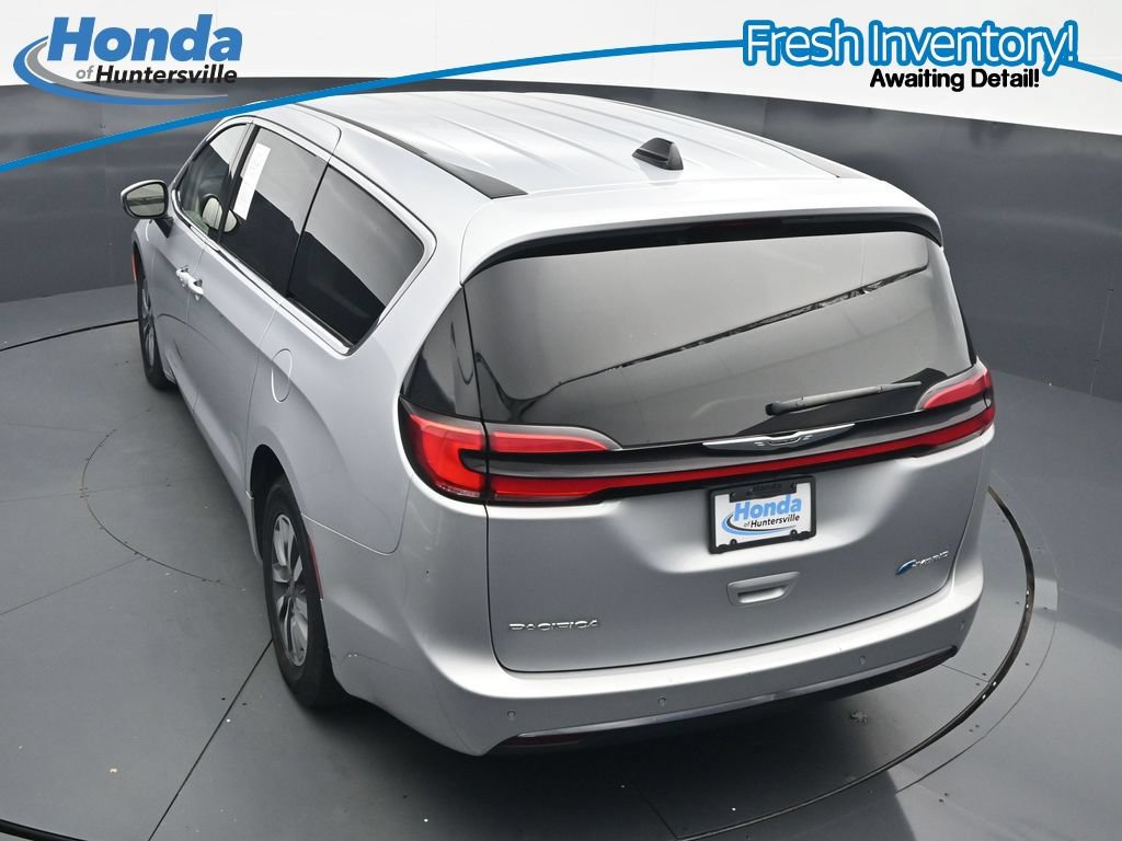 Used 2023 Chrysler Pacifica Touring-L FWD image 25